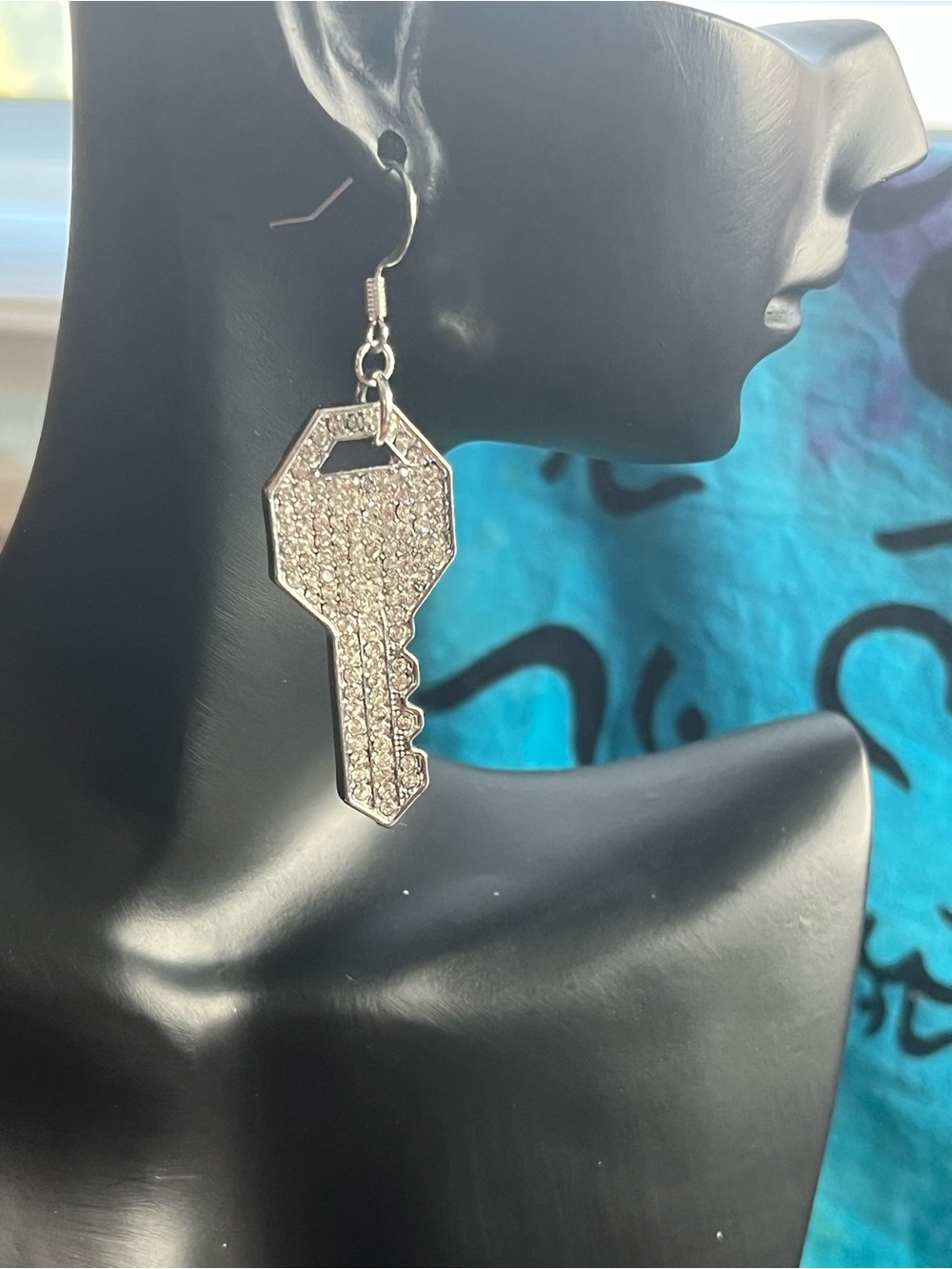 Rhinestone Key Dangle Earrings – Silver Tone – New with Tags